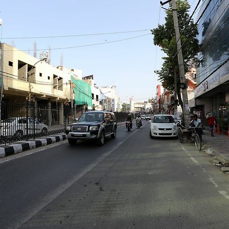 Hotel Aero Stay Yeni Delhi Dış mekan fotoğraf