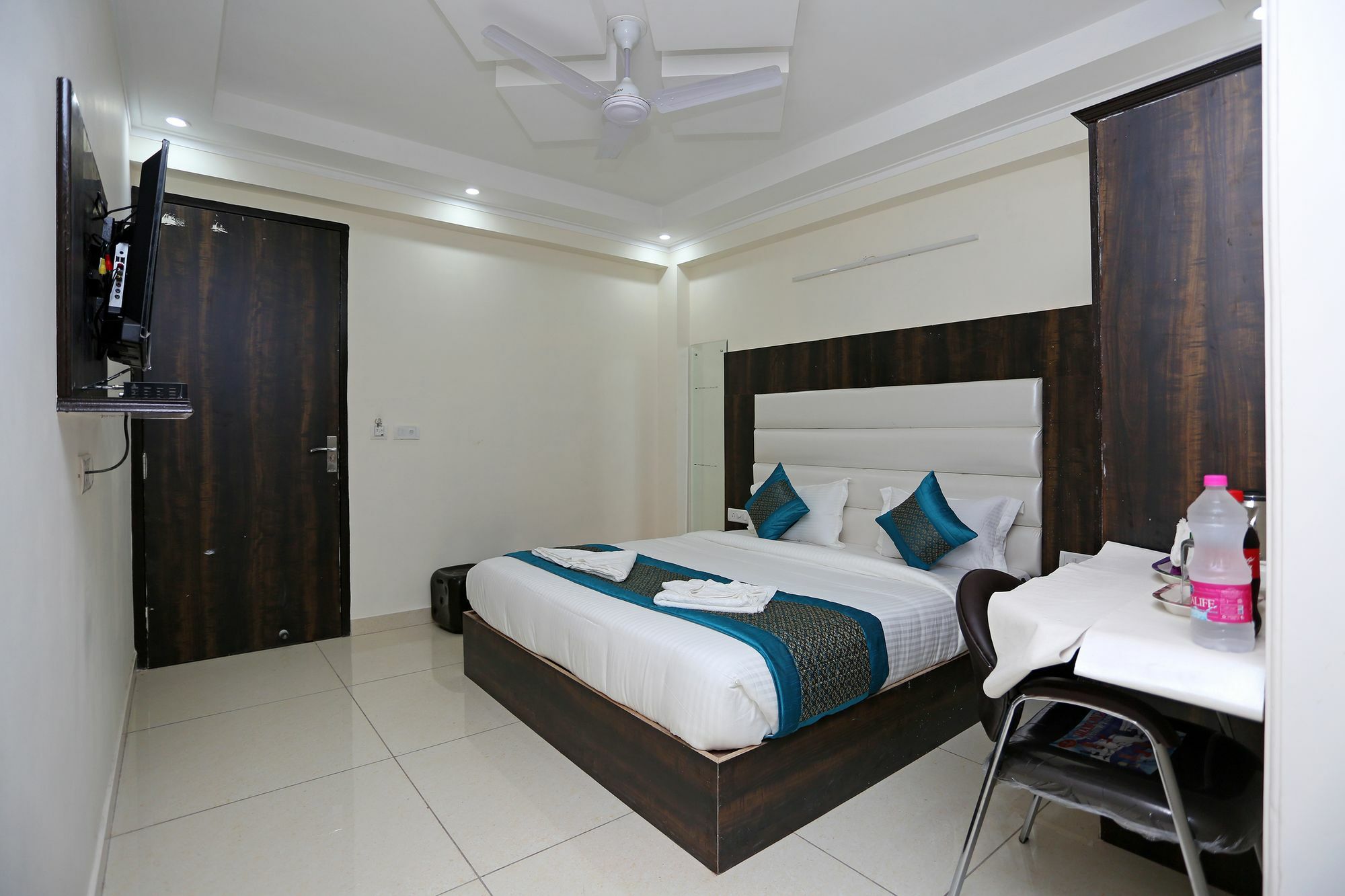 Hotel Aero Stay Yeni Delhi Dış mekan fotoğraf