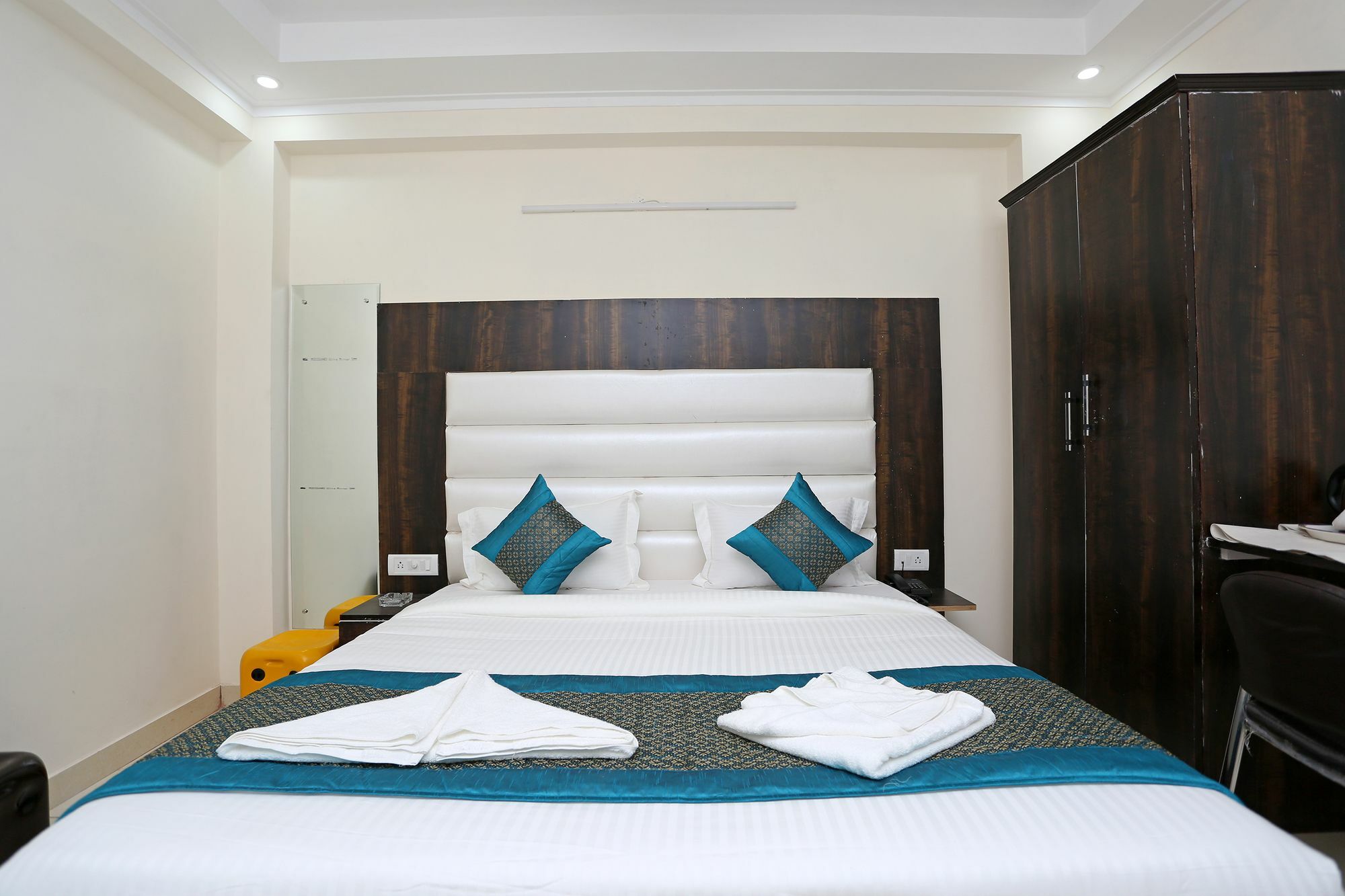 Hotel Aero Stay Yeni Delhi Dış mekan fotoğraf