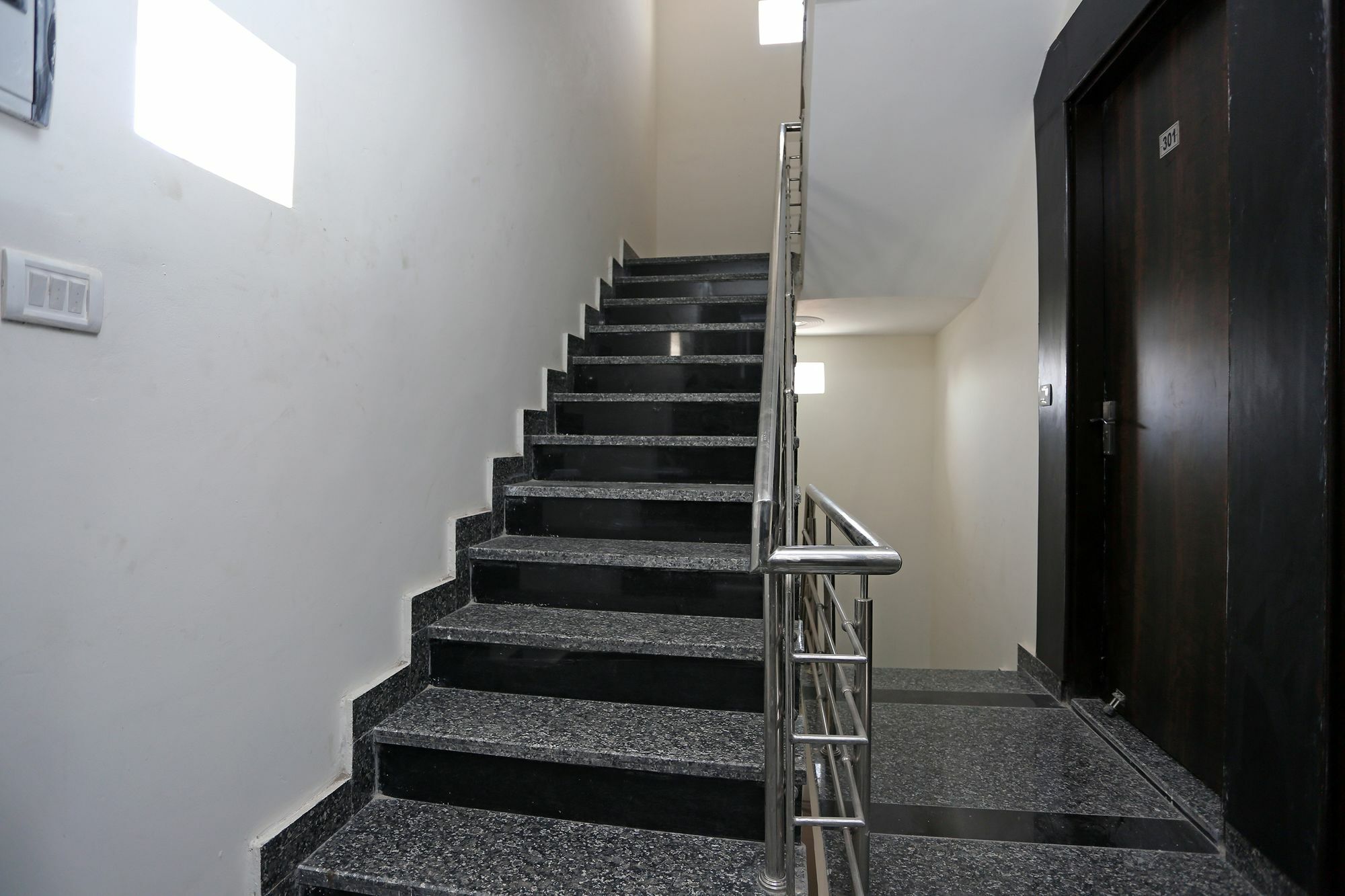 Hotel Aero Stay Yeni Delhi Dış mekan fotoğraf
