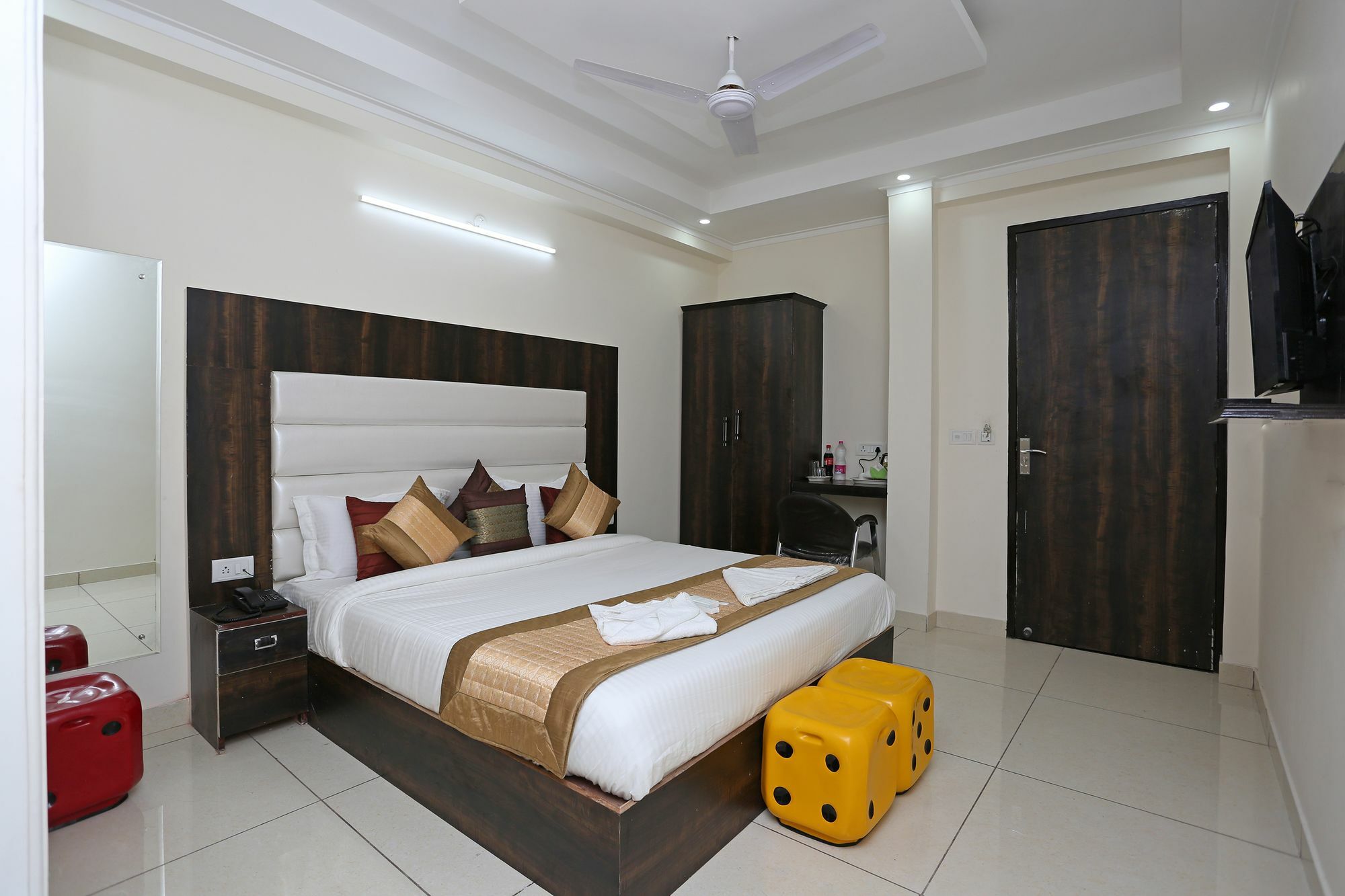 Hotel Aero Stay Yeni Delhi Dış mekan fotoğraf